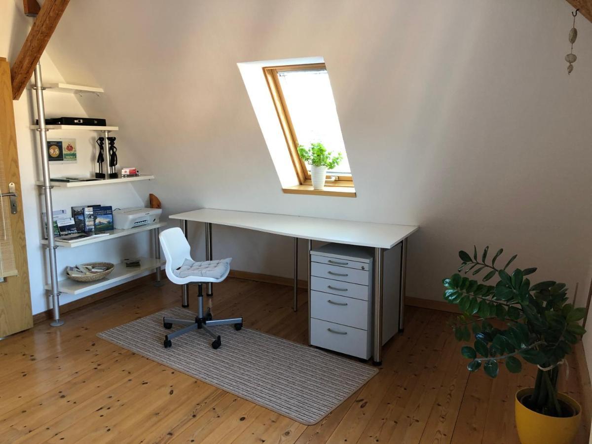 Attraktives 2-Zimmer-Apartment Mit Ausblick جينا المظهر الخارجي الصورة